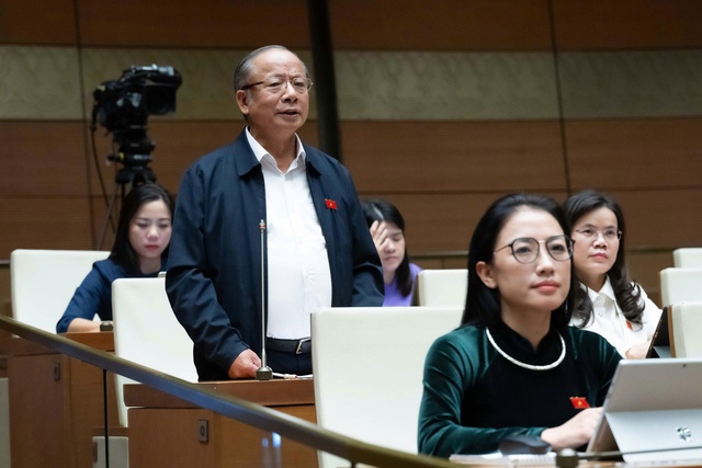 Tăng lương cho cán bộ, công chức, viên chức là bắt buộc- Ảnh 1. Tăng lương cho cán bộ, công chức, viên chức là bắt buộc- Ảnh 1.