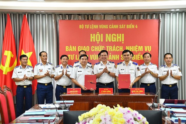 Thủ tướng Chính phủ, Bộ trưởng Bộ Quốc phòng bổ nhiệm nhân sự mới- Ảnh 2. Thủ tướng Chính phủ, Bộ trưởng Bộ Quốc phòng bổ nhiệm nhân sự mới- Ảnh 2.