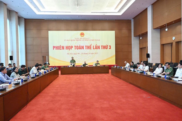Thẩm tra dự án Luật sửa đổi, bổ sung một số điều của 10 luật có liên quan đến an ninh, trật tự- Ảnh 5. Thẩm tra dự án Luật sửa đổi, bổ sung một số điều của 10 luật có liên quan đến an ninh, trật tự- Ảnh 5.