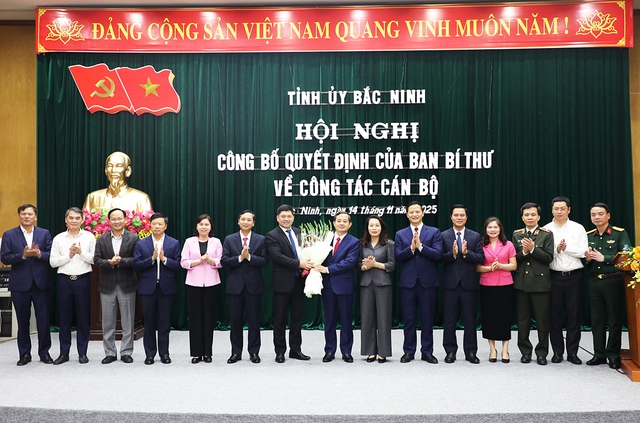 Ban Bí thư điều động, chỉ định đồng chí Phạm Hoàng Sơn giữ chức Phó Bí thư Tỉnh ủy Bắc Ninh- Ảnh 2. Ban Bí thư điều động, chỉ định đồng chí Phạm Hoàng Sơn giữ chức Phó Bí thư Tỉnh ủy Bắc Ninh- Ảnh 2.