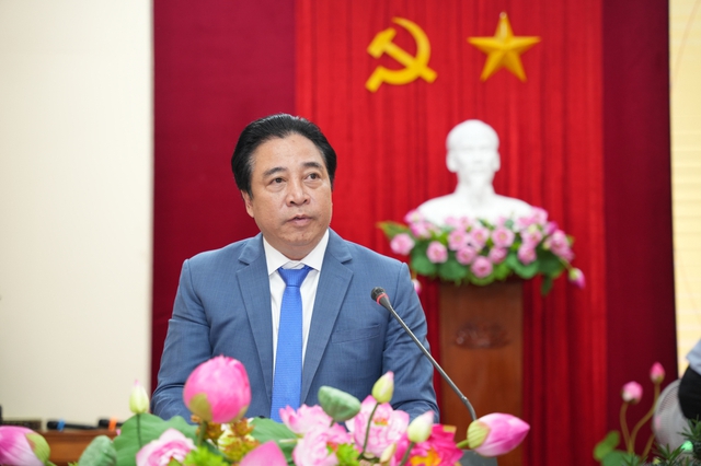 Đồng chí Nguyễn Khắc Toàn được bầu giữ chức Chủ tịch UBND thành phố Huế- Ảnh 3. Đồng chí Nguyễn Khắc Toàn được bầu giữ chức Chủ tịch UBND thành phố Huế- Ảnh 3.