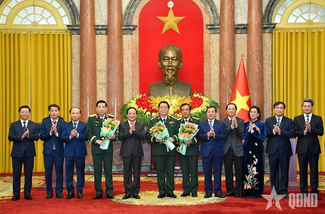 Chủ tịch nước trao quyết định thăng quân hàm Đại tướng, Thượng tướng, bổ nhiệm Chủ nhiệm Tổng cục Chính trị- Ảnh 11.