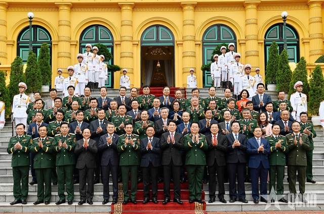 Chủ tịch nước trao quyết định thăng quân hàm Đại tướng, Thượng tướng, bổ nhiệm Chủ nhiệm Tổng cục Chính trị- Ảnh 17.