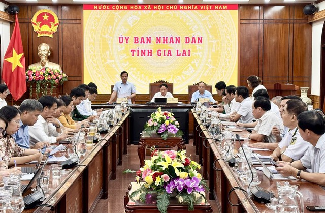 Dừng tất cả các công việc không cần thiết, KHẨN TRƯƠNG ỨNG PHÓ BÃO SỐ 13 (Bão Kalmaegi)- Ảnh 2. Dừng tất cả các công việc không cần thiết, KHẨN TRƯƠNG ỨNG PHÓ BÃO SỐ 13 (Bão Kalmaegi)- Ảnh 2.