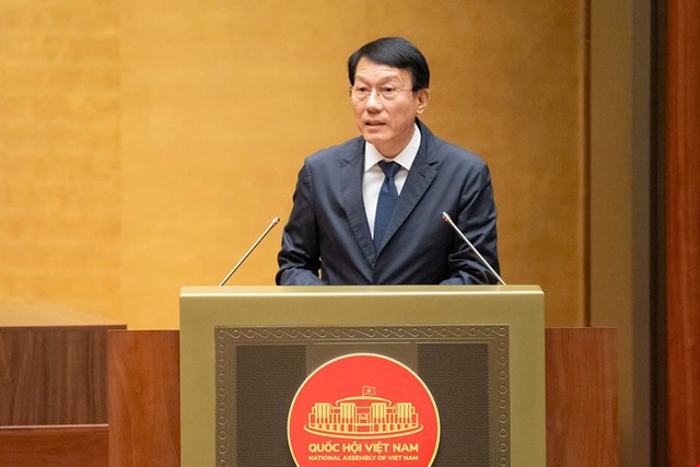 Sửa quy định về miễn thị thực; đăng ký thường trú; xe khách, taxi không phải lắp ghế trẻ em- Ảnh 3.