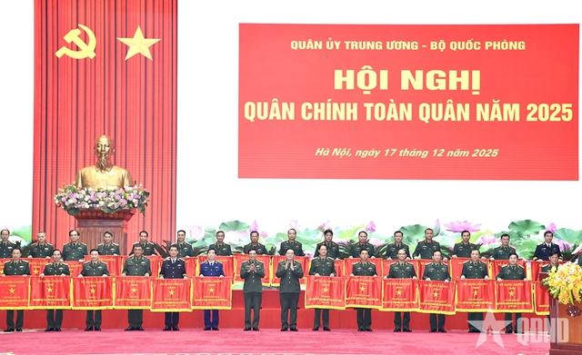 ĐẠI TƯỚNG PHAN VĂN GIANG: QUYẾT TÂM NGHIÊN CỨU, SẢN XUẤT VŨ KHÍ, TRANG BỊ TIÊN TIẾN, HIỆN ĐẠI, THỰC HIỆN THẮNG LỢI NHIỆM VỤ 2026- Ảnh 4. ĐẠI TƯỚNG PHAN VĂN GIANG: QUYẾT TÂM NGHIÊN CỨU, SẢN XUẤT VŨ KHÍ, TRANG BỊ TIÊN TIẾN, HIỆN ĐẠI, THỰC HIỆN THẮNG LỢI NHIỆM VỤ 2026- Ảnh 4.