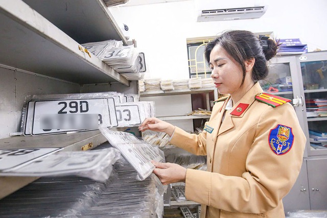 Đề xuất mới mức thu lệ phí cấp chứng nhận đăng ký, biển số phương tiện giao thông- Ảnh 1.