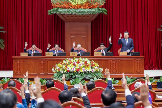 HỘI NGHỊ TRUNG ƯƠNG 15: THỐNG NHẤT THÔNG QUA BÁO CÁO VỀ CÔNG TÁC NHÂN SỰ CỦA ĐẢNG- Ảnh 2.