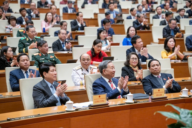 TỔNG THUẬT: BẾ MẠC KỲ HỌP BẤT THƯỜNG LẦN THỨ 9, QUỐC HỘI THÔNG QUA 2 NGHỊ QUYẾT QUAN TRỌNG- Ảnh 2.