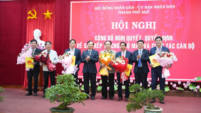  Bổ nhiệm lãnh đạo các Sở sau hợp nhất của thành phố Huế - Ảnh 6.