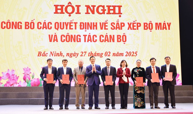 Bắc Ninh công bố các Quyết định về sắp xếp bộ máy, bổ nhiệm lãnh đạo Sở- Ảnh 2.