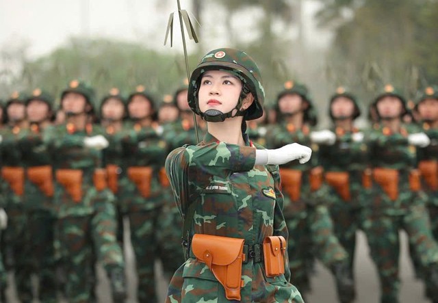 TOÀN CẢNH LỄ DIỄU BINH, DIỄU HÀNH KỶ NIỆM 50 NĂM NGÀY GIẢI PHÓNG MIỀN NAM, THỐNG NHẤT ĐẤT NƯỚC: HÀO HÙNG ĐI GIỮA LÒNG NHÂN DÂN- Ảnh 107. TOÀN CẢNH LỄ DIỄU BINH, DIỄU HÀNH KỶ NIỆM 50 NĂM NGÀY GIẢI PHÓNG MIỀN NAM, THỐNG NHẤT ĐẤT NƯỚC: HÀO HÙNG ĐI GIỮA LÒNG NHÂN DÂN- Ảnh 107.