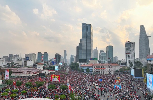 TOÀN CẢNH LỄ DIỄU BINH, DIỄU HÀNH KỶ NIỆM 50 NGÀY GIẢI PHÓNG MIỀN NAM, THỐNG NHẤT ĐẤT NƯỚC: HÀO HÙNG ĐI GIỮA LÒNG NHÂN DÂN- Ảnh 88.