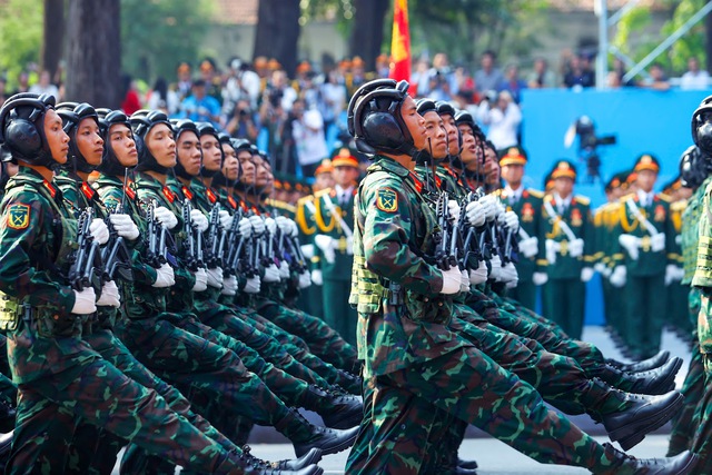 TOÀN CẢNH LỄ DIỄU BINH, DIỄU HÀNH KỶ NIỆM 50 NGÀY GIẢI PHÓNG MIỀN NAM, THỐNG NHẤT ĐẤT NƯỚC: HÀO HÙNG ĐI GIỮA LÒNG NHÂN DÂN- Ảnh 29.