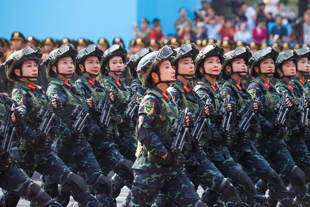 TOÀN CẢNH LỄ DIỄU BINH, DIỄU HÀNH KỶ NIỆM 50 NGÀY GIẢI PHÓNG MIỀN NAM, THỐNG NHẤT ĐẤT NƯỚC: HÀO HÙNG ĐI GIỮA LÒNG NHÂN DÂN- Ảnh 34.