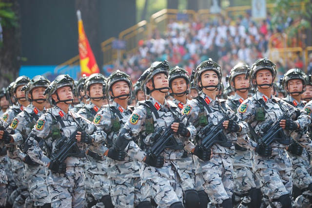 TOÀN CẢNH LỄ DIỄU BINH, DIỄU HÀNH KỶ NIỆM 50 NGÀY GIẢI PHÓNG MIỀN NAM, THỐNG NHẤT ĐẤT NƯỚC: HÀO HÙNG ĐI GIỮA LÒNG NHÂN DÂN- Ảnh 37.