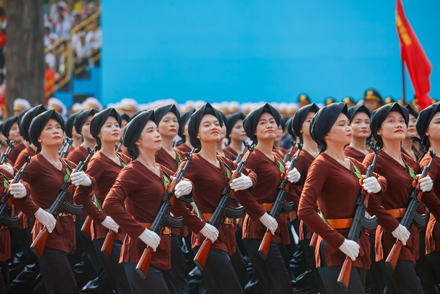 TOÀN CẢNH LỄ DIỄU BINH, DIỄU HÀNH KỶ NIỆM 50 NGÀY GIẢI PHÓNG MIỀN NAM, THỐNG NHẤT ĐẤT NƯỚC: HÀO HÙNG ĐI GIỮA LÒNG NHÂN DÂN- Ảnh 47.