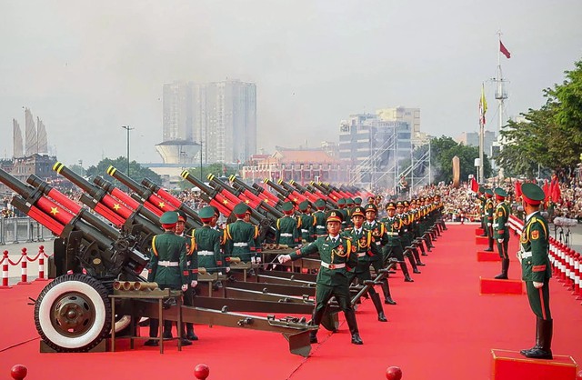 TOÀN CẢNH LỄ DIỄU BINH, DIỄU HÀNH KỶ NIỆM 50 NGÀY GIẢI PHÓNG MIỀN NAM, THỐNG NHẤT ĐẤT NƯỚC: HÀO HÙNG ĐI GIỮA LÒNG NHÂN DÂN- Ảnh 19.