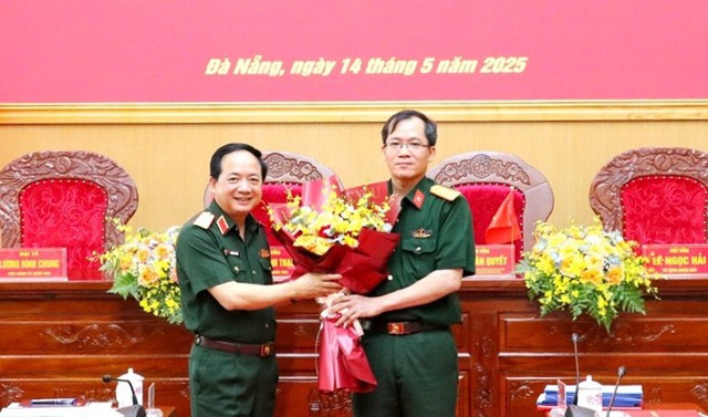 Bàn giao chức trách, nhiệm vụ Bí thư Đảng ủy, Chính ủy Quân khu 5- Ảnh 2. Bàn giao chức trách, nhiệm vụ Bí thư Đảng ủy, Chính ủy Quân khu 5- Ảnh 2.