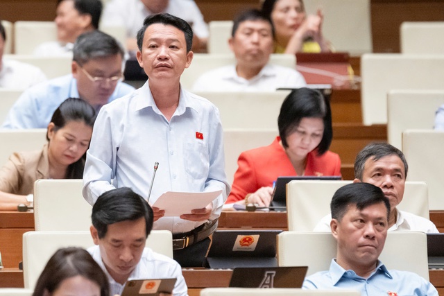 Đại biểu góp ý quy định chỉ định nhân sự lãnh đạo HĐND cấp xã hình thành sau sắp xếp- Ảnh 1. Đại biểu góp ý quy định chỉ định nhân sự lãnh đạo HĐND cấp xã hình thành sau sắp xếp- Ảnh 1.