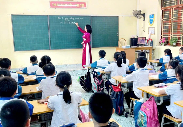 Dự kiến cách tính tiền lương 1 giờ dạy, dạy thêm giờ của nhà giáo- Ảnh 1. Dự kiến cách tính tiền lương 1 giờ dạy, dạy thêm giờ của nhà giáo- Ảnh 1.