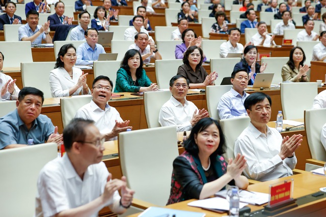 TỔNG THUẬT: HỘI NGHỊ TOÀN QUỐC TRIỂN KHAI NGHỊ QUYẾT 66-NQ/TW VÀ NGHỊ QUYẾT 68-NQ/TW CỦA BỘ CHÍNH TRỊ- Ảnh 4. TỔNG THUẬT: HỘI NGHỊ TOÀN QUỐC TRIỂN KHAI NGHỊ QUYẾT 66-NQ/TW VÀ NGHỊ QUYẾT 68-NQ/TW CỦA BỘ CHÍNH TRỊ- Ảnh 4.