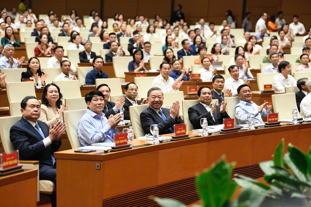 TỔNG BÍ THƯ TÔ LÂM: THẮP LÊN NGỌN LỬA ĐỔI MỚI - KHÁT VỌNG - HÀNH ĐỘNG, VÌ MỘT VIỆT NAM GIÀU MẠNH, PHỒN VINH, HÙNG CƯỜNG- Ảnh 1. TỔNG BÍ THƯ TÔ LÂM: THẮP LÊN NGỌN LỬA ĐỔI MỚI - KHÁT VỌNG - HÀNH ĐỘNG, VÌ MỘT VIỆT NAM GIÀU MẠNH, PHỒN VINH, HÙNG CƯỜNG- Ảnh 1.