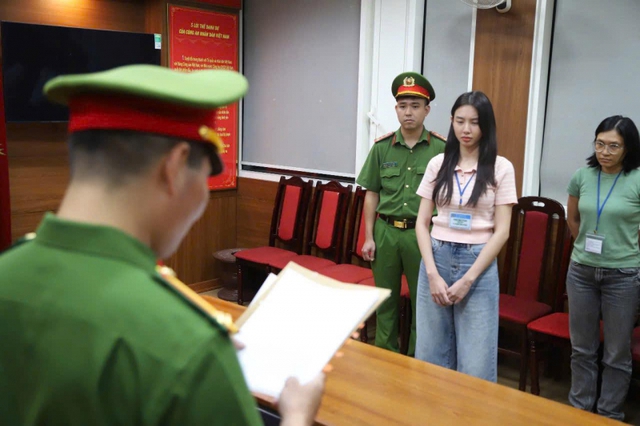 Khởi tố Nguyễn Thúc Thùy Tiên cùng 4 đồng phạm- Ảnh 8. Khởi tố Nguyễn Thúc Thùy Tiên cùng 4 đồng phạm- Ảnh 8.
