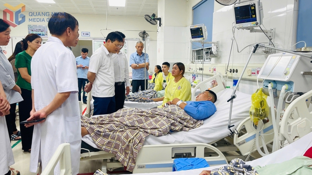 7 học sinh đi tắm suối bị lũ cuốn: Khẩn trương tìm kiếm người mất tích- Ảnh 5. 7 học sinh đi tắm suối bị lũ cuốn: Khẩn trương tìm kiếm người mất tích- Ảnh 5.