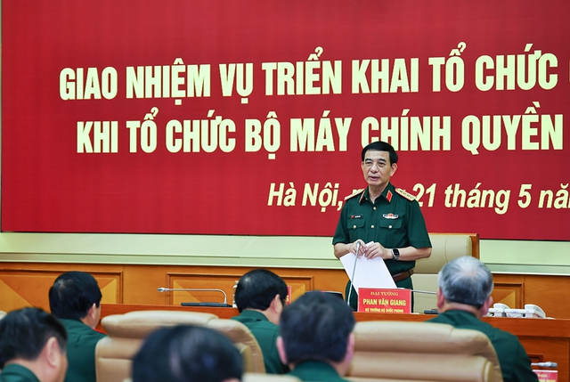 Bộ Quốc phòng giao nhiệm vụ triển khai tổ chức quân sự địa phương khi tổ chức bộ máy chính quyền địa phương 2 cấp- Ảnh 1. Bộ Quốc phòng giao nhiệm vụ triển khai tổ chức quân sự địa phương khi tổ chức bộ máy chính quyền địa phương 2 cấp- Ảnh 1.