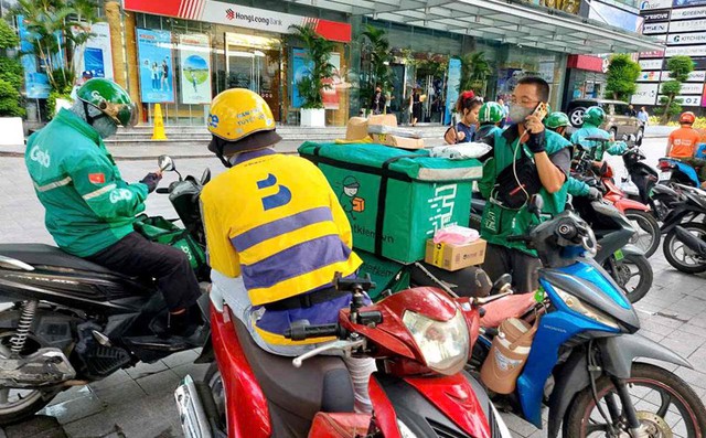 Đề xuất miễn lệ phí trước bạ, thuế VAT, ưu đãi tín dụng để chuyển 400.000 xe công nghệ chạy xăng sang xe điện - Ảnh 2.