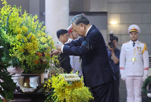 LỄ QUỐC TANG NGUYÊN CHỦ TỊCH NƯỚC TRẦN ĐỨC LƯƠNG- Ảnh 14. LỄ QUỐC TANG NGUYÊN CHỦ TỊCH NƯỚC TRẦN ĐỨC LƯƠNG- Ảnh 14.