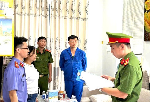Khởi tố, bắt tạm giam Chủ tịch phường cùng 4 cán bộ quản lý đô thị...- Ảnh 2.