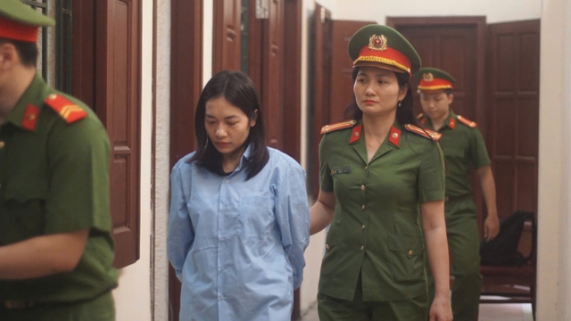 Khởi tố Bí thư, Chủ tịch phường, cán bộ quản lý đô thị, văn phòng, kế toán UBND phường...- Ảnh 8.