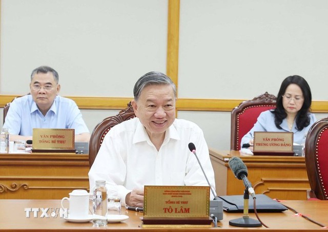Tổng Bí thư Tô Lâm chủ trì cuộc họp cho ý kiến về tiến độ sắp xếp tổ chức bộ máy và đơn vị hành chính các cấp- Ảnh 4. Tổng Bí thư Tô Lâm chủ trì cuộc họp cho ý kiến về tiến độ sắp xếp tổ chức bộ máy và đơn vị hành chính các cấp- Ảnh 4.