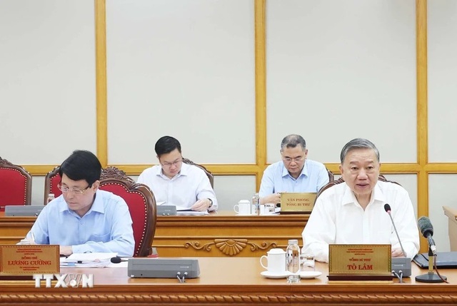 Tổng Bí thư Tô Lâm chủ trì cuộc họp cho ý kiến về tiến độ sắp xếp tổ chức bộ máy và đơn vị hành chính các cấp- Ảnh 3. Tổng Bí thư Tô Lâm chủ trì cuộc họp cho ý kiến về tiến độ sắp xếp tổ chức bộ máy và đơn vị hành chính các cấp- Ảnh 3.