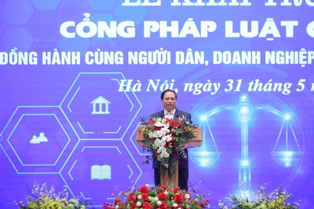 TỔNG THUẬT: THỦ TƯỚNG TỌA ĐÀM VỚI DOANH NGHIỆP VỀ PHÁT TRIỂN KINH TẾ TƯ NHÂN- Ảnh 4. TỔNG THUẬT: THỦ TƯỚNG TỌA ĐÀM VỚI DOANH NGHIỆP VỀ PHÁT TRIỂN KINH TẾ TƯ NHÂN- Ảnh 4.