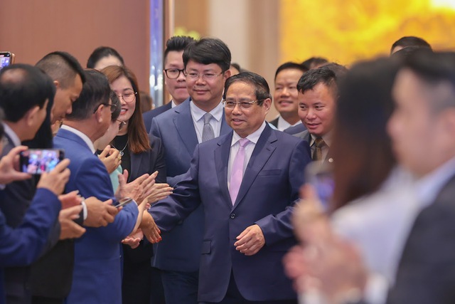 TỔNG THUẬT: THỦ TƯỚNG TỌA ĐÀM VỚI DOANH NGHIỆP VỀ PHÁT TRIỂN KINH TẾ TƯ NHÂN- Ảnh 6. TỔNG THUẬT: THỦ TƯỚNG TỌA ĐÀM VỚI DOANH NGHIỆP VỀ PHÁT TRIỂN KINH TẾ TƯ NHÂN- Ảnh 6.