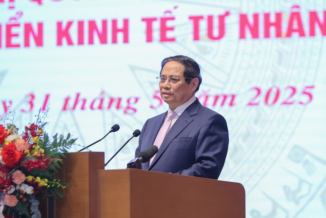 TỔNG THUẬT: THỦ TƯỚNG TỌA ĐÀM VỚI DOANH NGHIỆP VỀ PHÁT TRIỂN KINH TẾ TƯ NHÂN- Ảnh 7. TỔNG THUẬT: THỦ TƯỚNG TỌA ĐÀM VỚI DOANH NGHIỆP VỀ PHÁT TRIỂN KINH TẾ TƯ NHÂN- Ảnh 7.