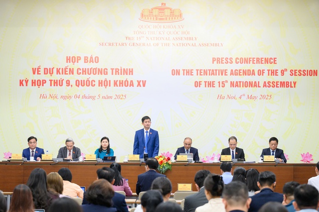 Ngày 6/5: Công bố Nghị quyết để lấy ý kiến sửa đổi, bổ sung Hiến pháp 2013; người dân có thể góp ý qua VNeID- Ảnh 1. Ngày 6/5: Công bố Nghị quyết để lấy ý kiến sửa đổi, bổ sung Hiến pháp 2013; người dân có thể góp ý qua VNeID- Ảnh 1.