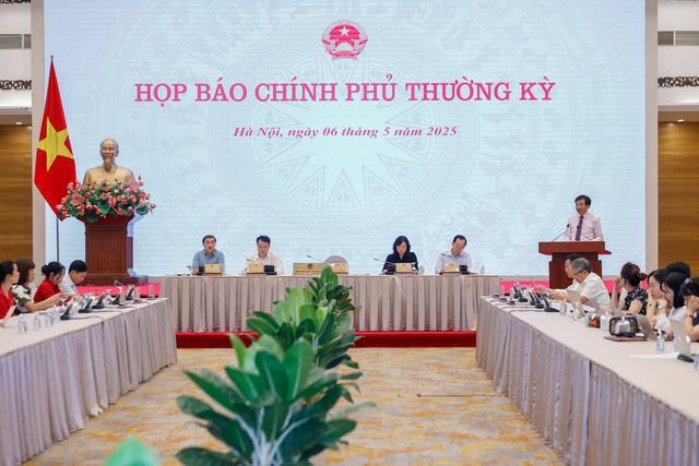 Bộ Y tế nói về chủ trương miễn viện phí, khám sức khỏe định kỳ cho dân mỗi năm một lần- Ảnh 2. Bộ Y tế nói về chủ trương miễn viện phí, khám sức khỏe định kỳ cho dân mỗi năm một lần- Ảnh 2.
