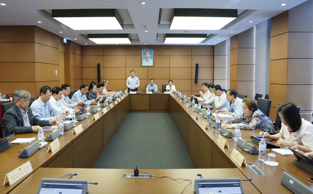 Cán bộ, công chức làm nhiều, hiệu quả cao phải được hưởng nhiều; xóa bỏ biên chế suốt đời phải đổi mới cách đánh giá- Ảnh 1. Cán bộ, công chức làm nhiều, hiệu quả cao phải được hưởng nhiều; xóa bỏ biên chế suốt đời phải đổi mới cách đánh giá- Ảnh 1.
