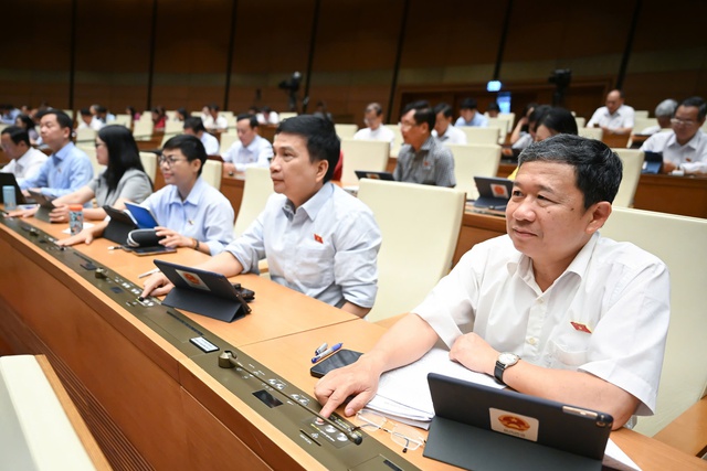 Quốc hội thông qua LUẬT VIỆC LÀM (sửa đổi)- Ảnh 4. Quốc hội thông qua LUẬT VIỆC LÀM (sửa đổi)- Ảnh 4.