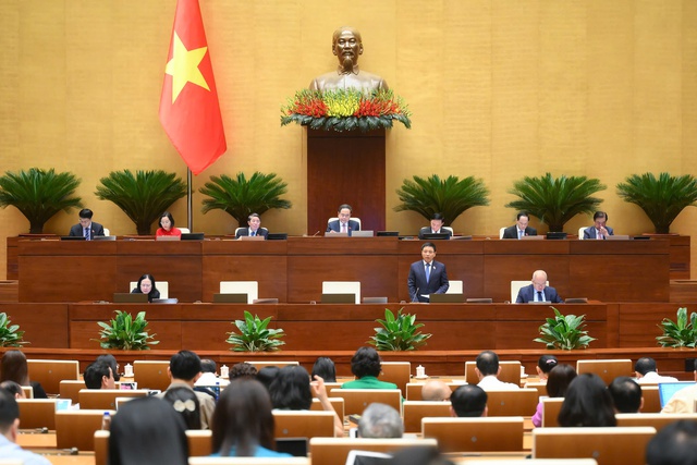 Bộ trưởng Nguyễn Văn Thắng trả lời chất vấn về bỏ thuế khoán; giải pháp phát triển doanh nghiệp- Ảnh 5. Bộ trưởng Nguyễn Văn Thắng trả lời chất vấn về bỏ thuế khoán; giải pháp phát triển doanh nghiệp- Ảnh 5.