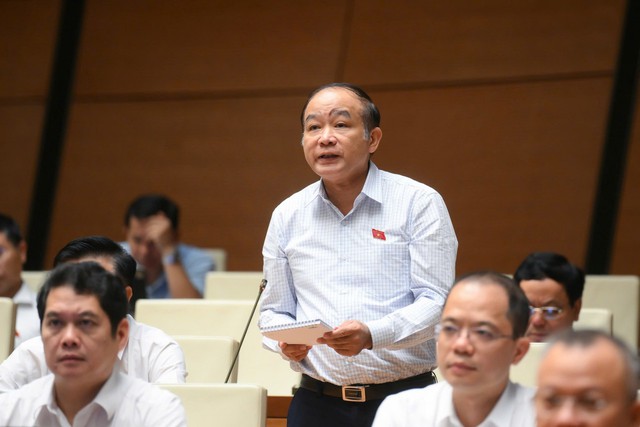 Bộ trưởng Nguyễn Văn Thắng trả lời chất vấn về bỏ thuế khoán; giải pháp phát triển doanh nghiệp- Ảnh 9. Bộ trưởng Nguyễn Văn Thắng trả lời chất vấn về bỏ thuế khoán; giải pháp phát triển doanh nghiệp- Ảnh 9.