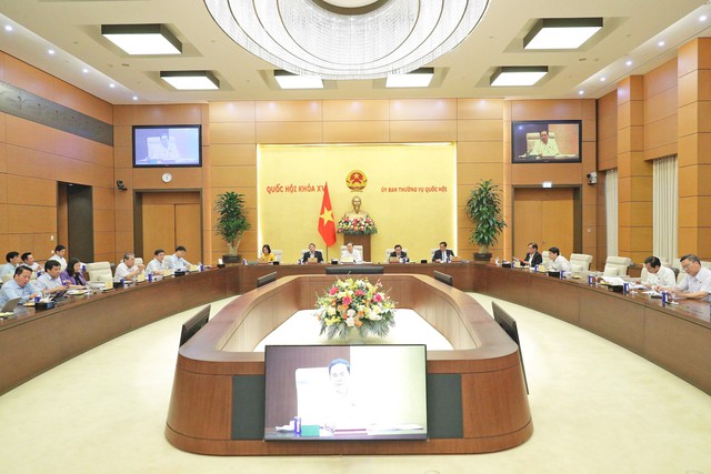 QUỐC HỘI CHẤT VẤN BỘ TRƯỞNG BỘ TÀI CHÍNH NGUYỄN VĂN THẮNG- Ảnh 9. QUỐC HỘI CHẤT VẤN BỘ TRƯỞNG BỘ TÀI CHÍNH NGUYỄN VĂN THẮNG- Ảnh 9.