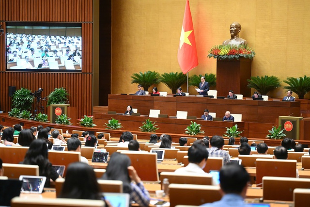QUỐC HỘI CHẤT VẤN BỘ TRƯỞNG BỘ TÀI CHÍNH NGUYỄN VĂN THẮNG- Ảnh 7. QUỐC HỘI CHẤT VẤN BỘ TRƯỞNG BỘ TÀI CHÍNH NGUYỄN VĂN THẮNG- Ảnh 7.