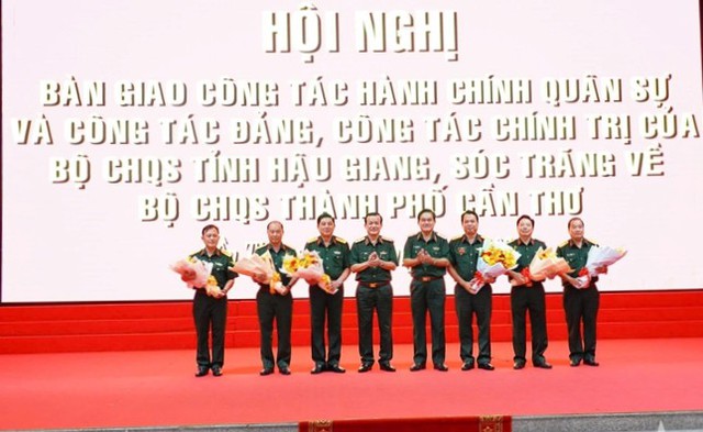 Sáp nhập, tổ chức lại Bộ Chỉ huy Quân sự 3 tỉnh thành- Ảnh 2. Sáp nhập, tổ chức lại Bộ Chỉ huy Quân sự 3 tỉnh thành- Ảnh 2.