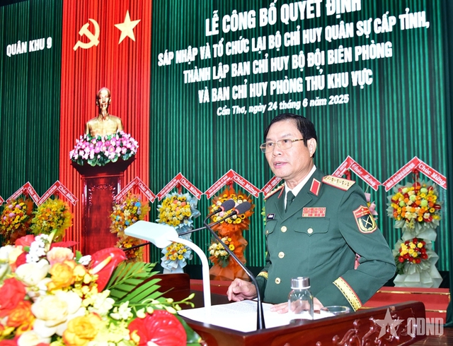 Công bố quyết định đối với các đơn vị thuộc Quân khu 9- Ảnh 1. Công bố quyết định đối với các đơn vị thuộc Quân khu 9- Ảnh 1.