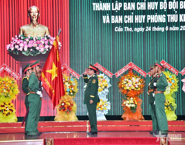 Công bố quyết định đối với các đơn vị thuộc Quân khu 9- Ảnh 4. Công bố quyết định đối với các đơn vị thuộc Quân khu 9- Ảnh 4.